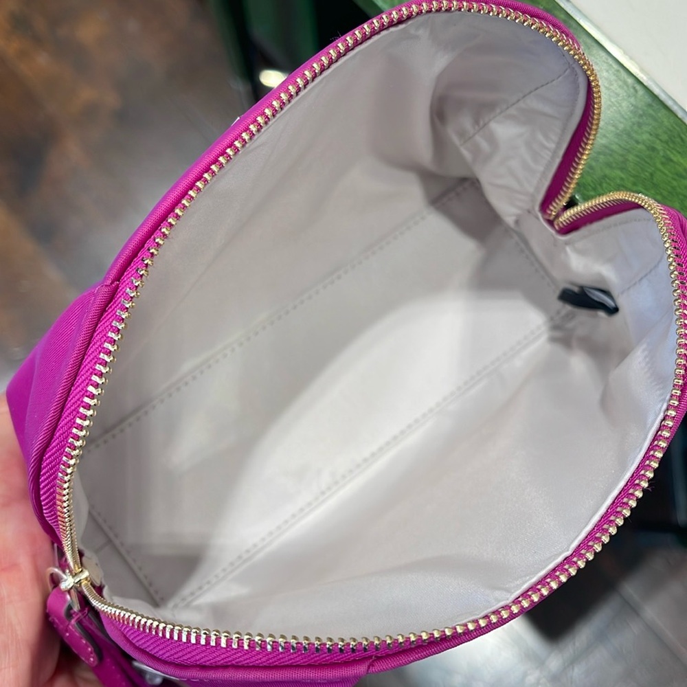 Kate Spade Chelsea Nylon Cosmetic Bag
Baja Rose
NWT - Picture 15 of 16